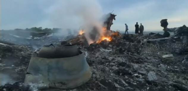 Rok od sestřelu letadla nad Ukrajinou se prý objevil tento dokument...